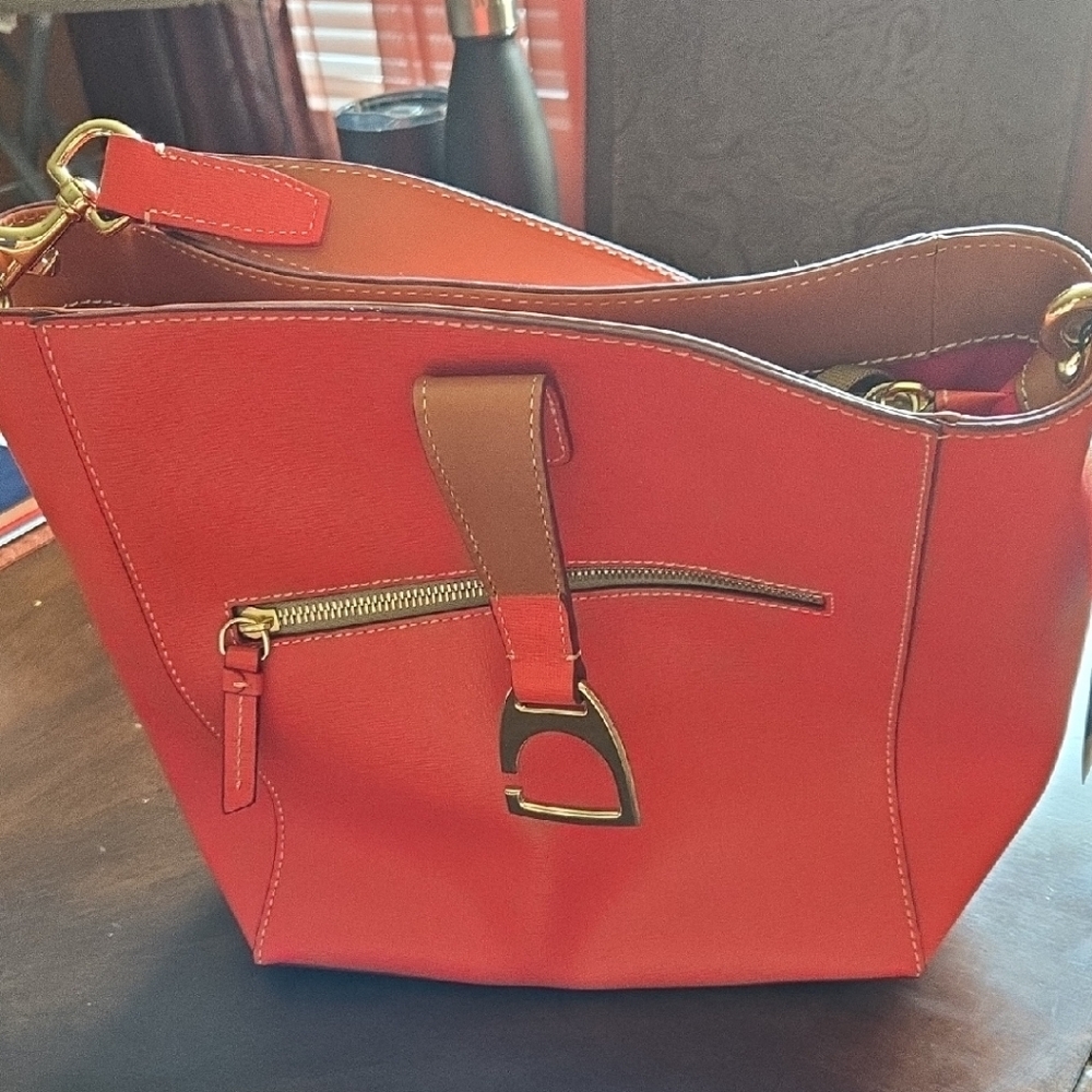 Chic Red Leather Shoulder Bag with Gold Accents